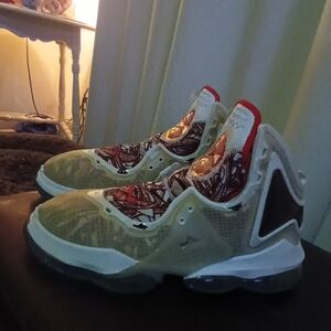 Nike LeBron 19 "Sketch"